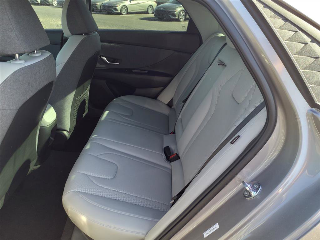 New 2025 Hyundai Elantra Limited FWD image 7