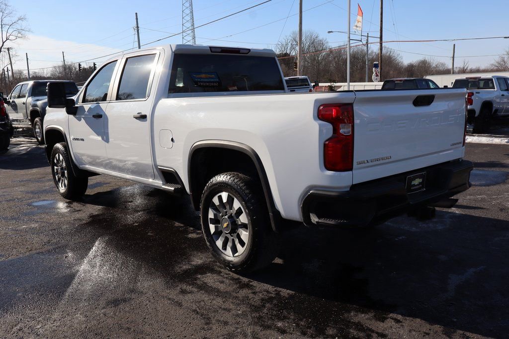 Used 2024 Chevrolet Silverado 2500 Custom w/ Custom Convenience Package image 3