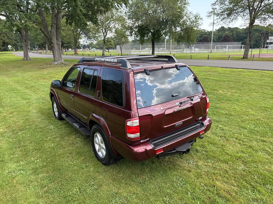 Used 2002 Nissan Pathfinder SE AWD/4WD image 10