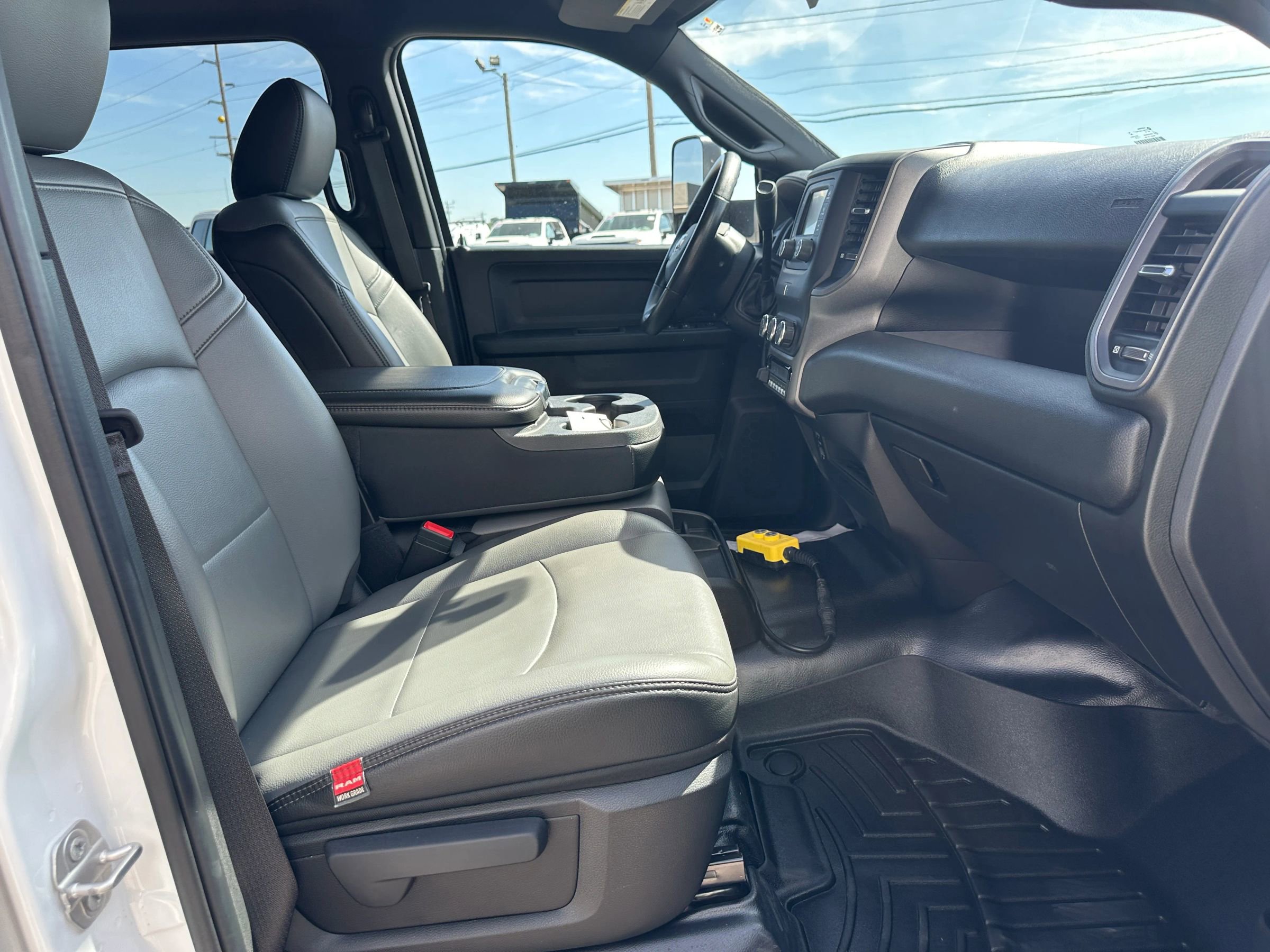 Used 2022 RAM 4500 Tradesman w/ Chrome Appearance Group image 31