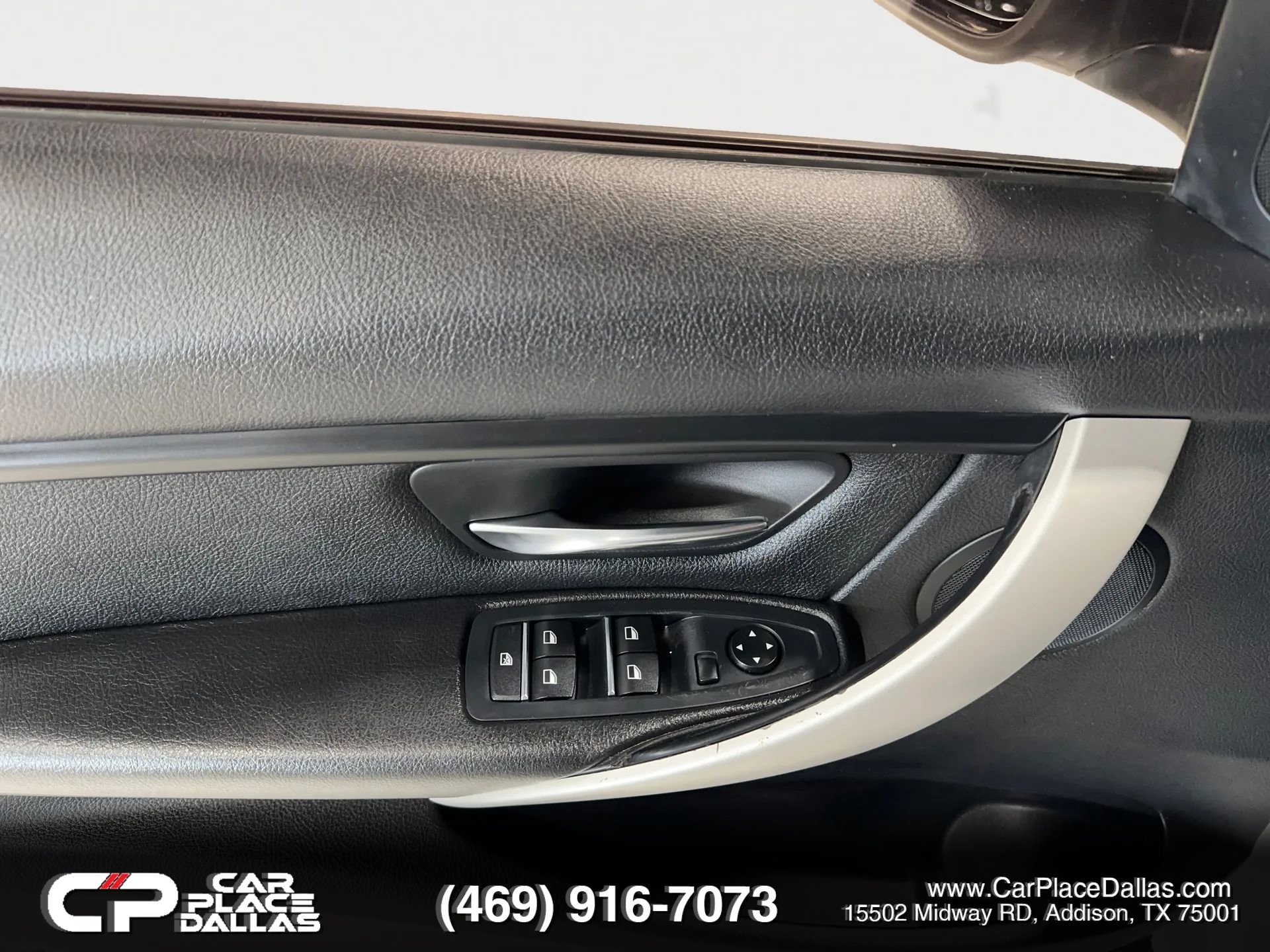 Used 2017 BMW 320i Sedan RWD image 11