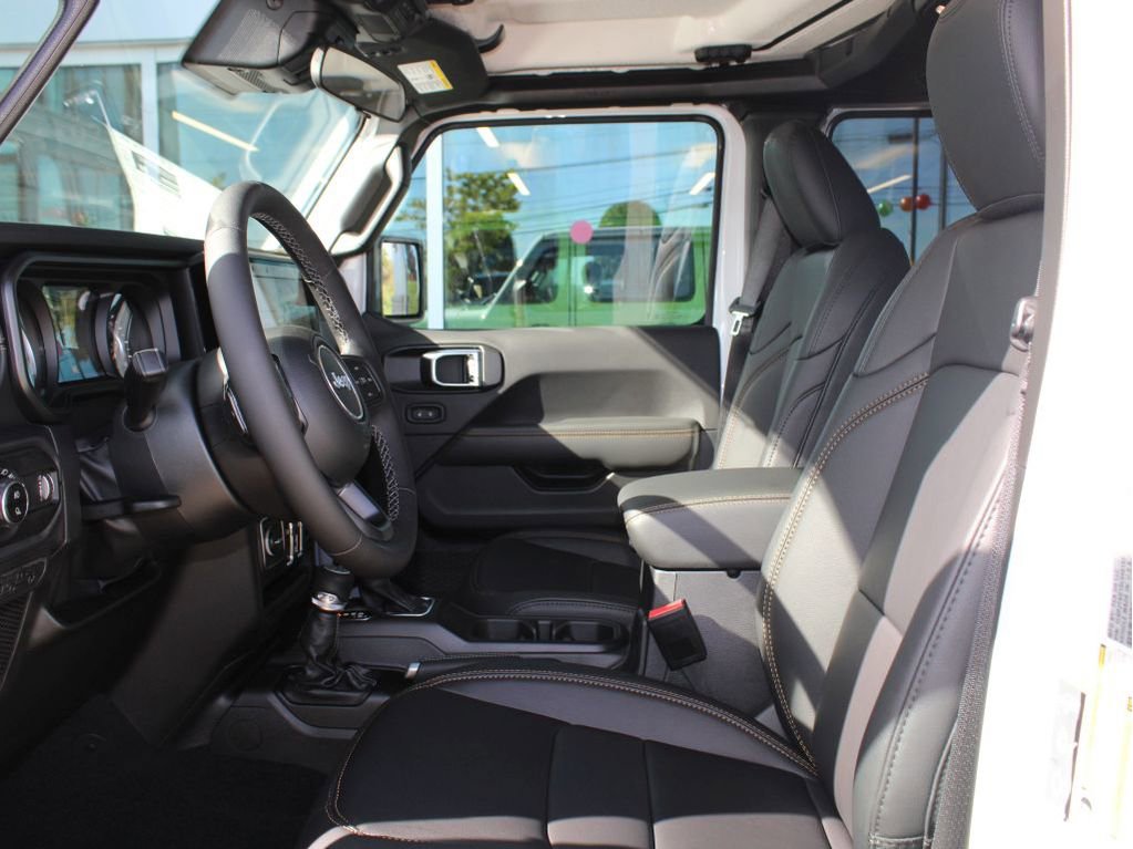 New 2025 Jeep Gladiator Sport image 12