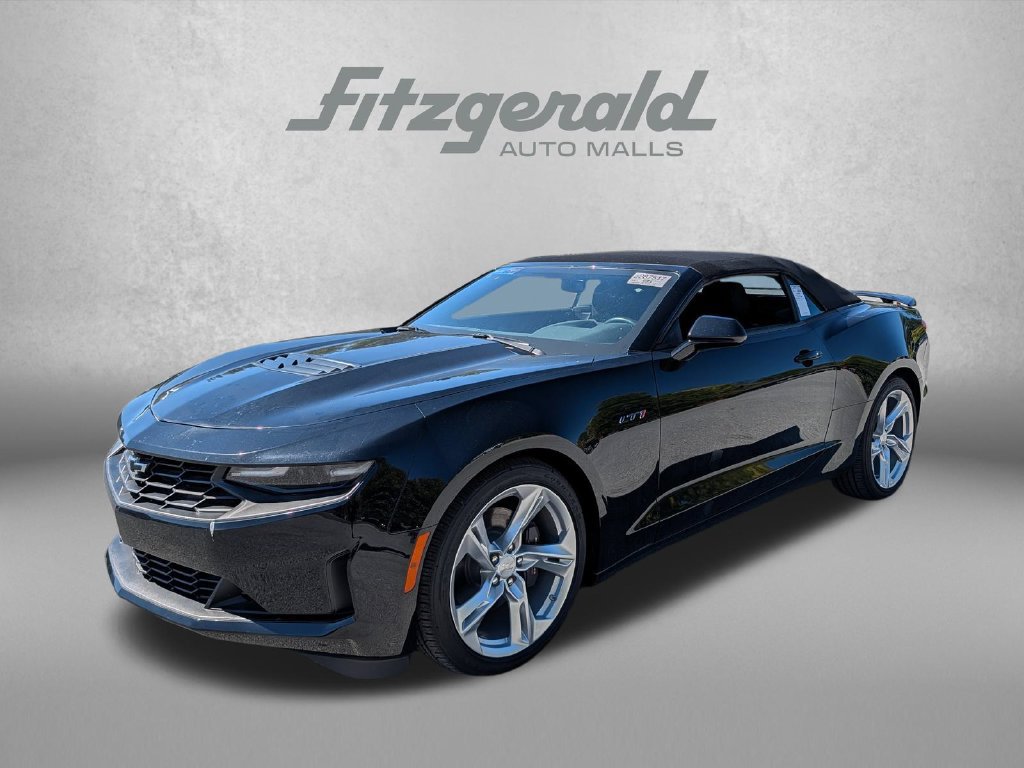 Used 2023 Chevrolet Camaro LT w/ Technology Package RWD image 2