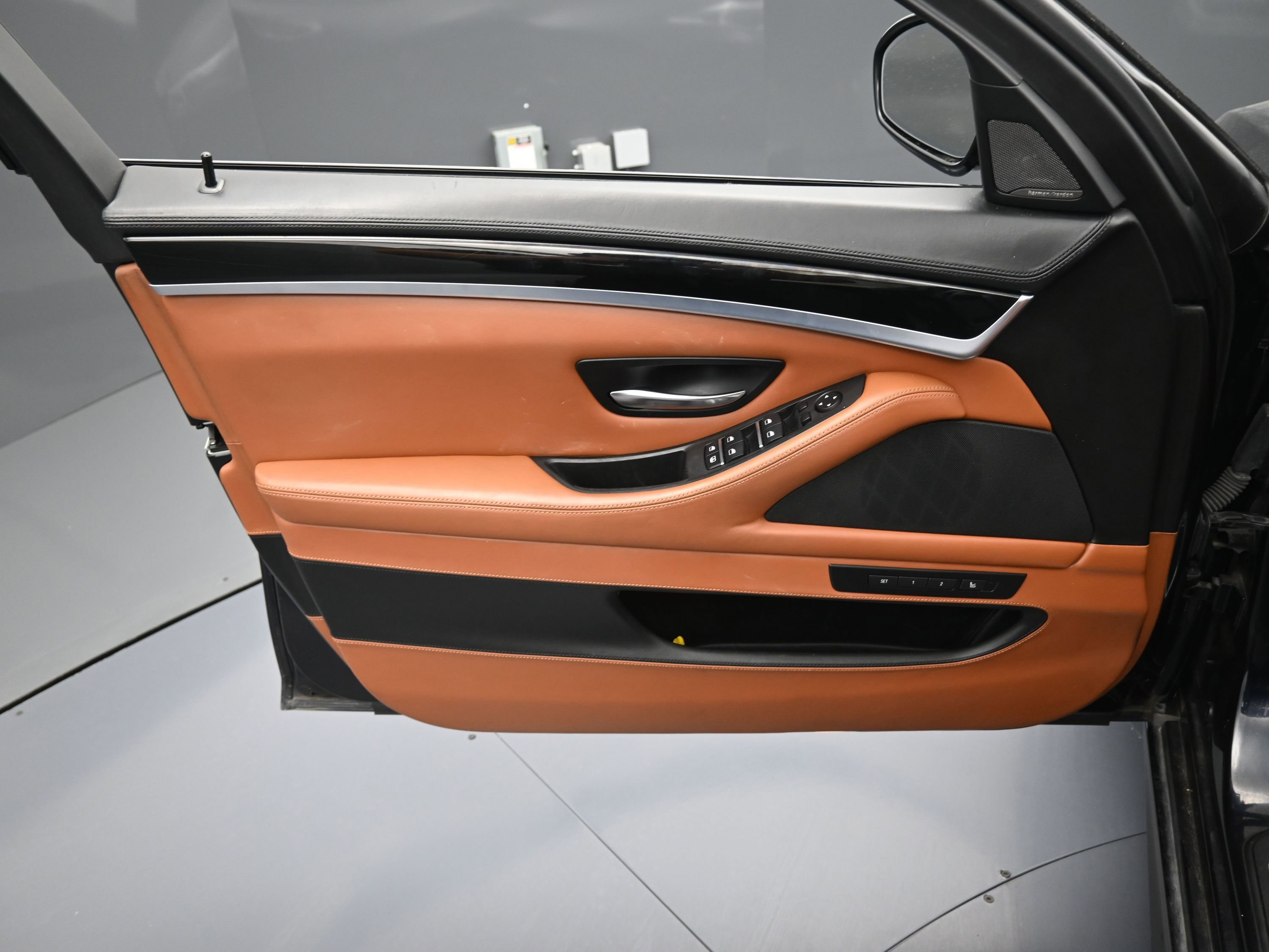 Used 2015 BMW M5 image 16