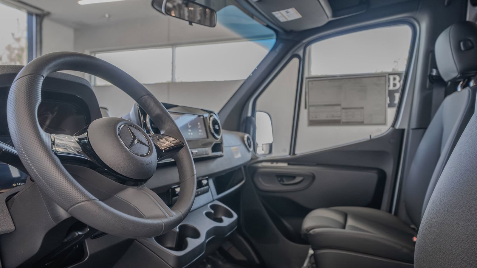 Used 2025 Mercedes-Benz Sprinter 2500 image 7