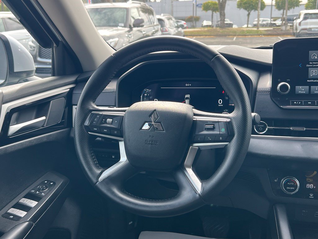 Used 2024 Mitsubishi Outlander 4WD Plug-In Hybrid image 12