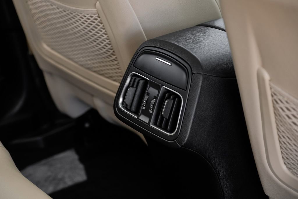 Used 2019 Maserati Levante image 42