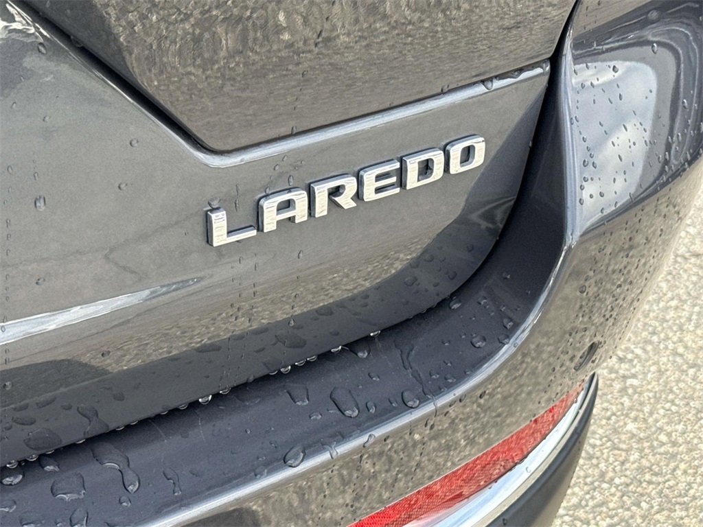 Used 2022 Jeep Grand Cherokee Laredo w/ Luxury Tech Group I image 7