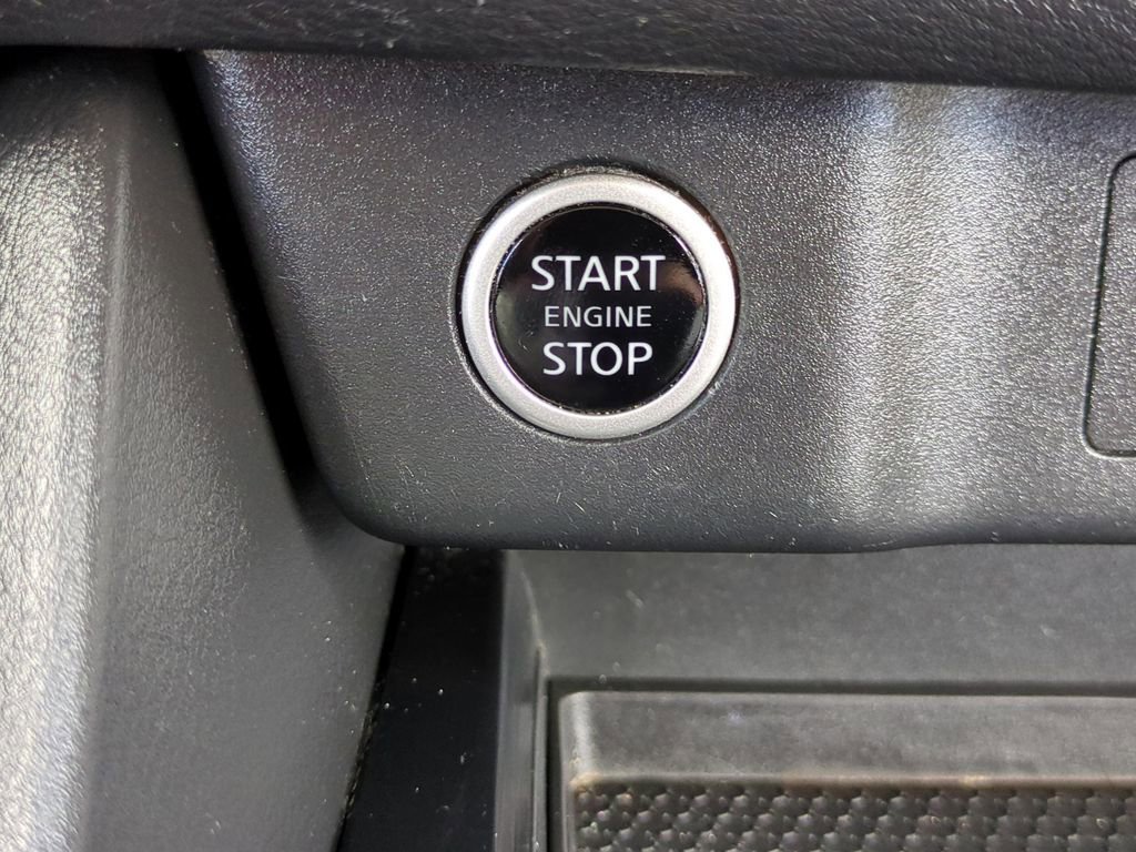 Used 2021 Nissan Rogue SV image 32