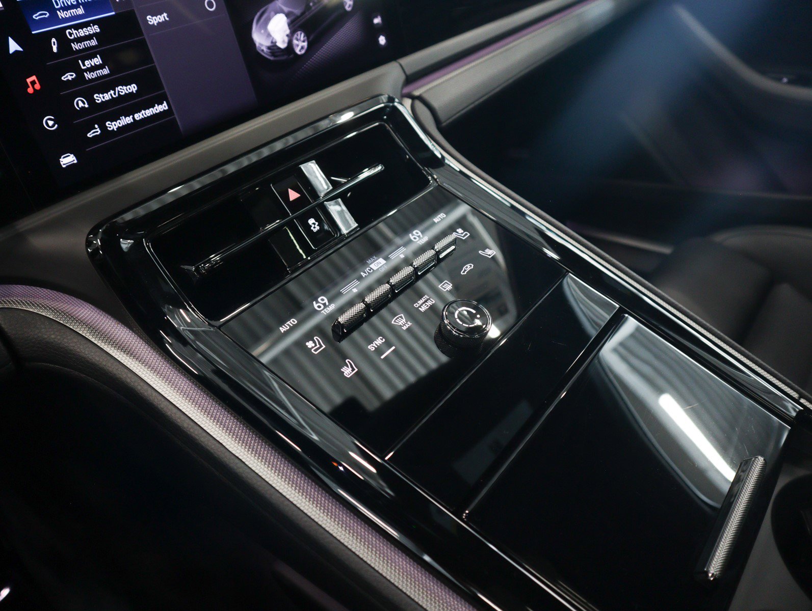 Certified 2025 Porsche Panamera 4 image 19