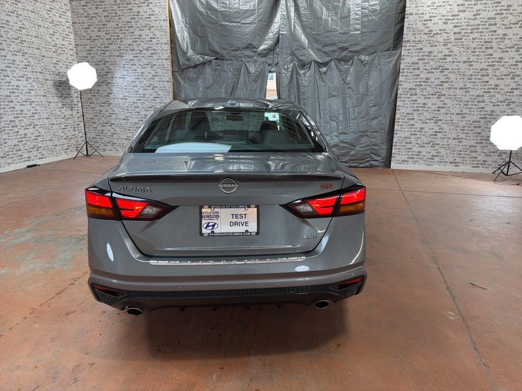 Used 2023 Nissan Altima 2.5 SR w/ SR Premium Package image 6