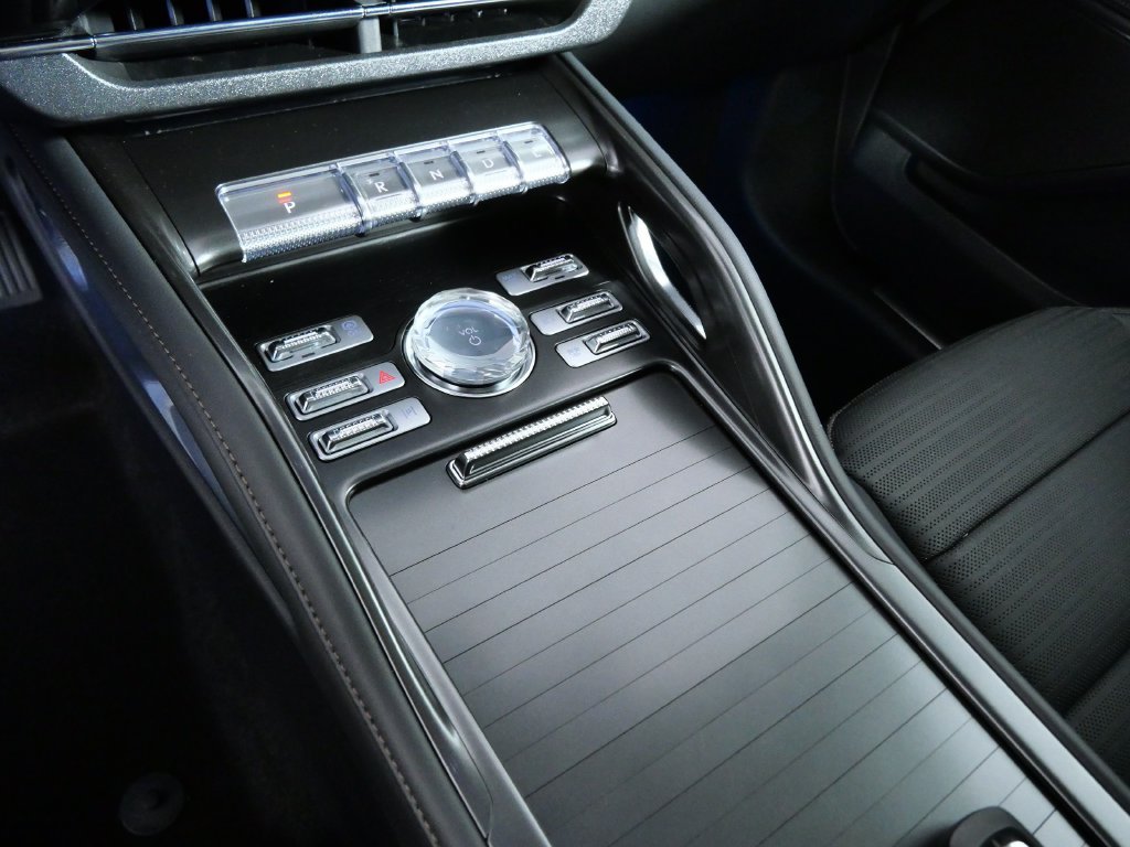 New 2026 Lincoln Nautilus Reserve AWD/4WD image 19
