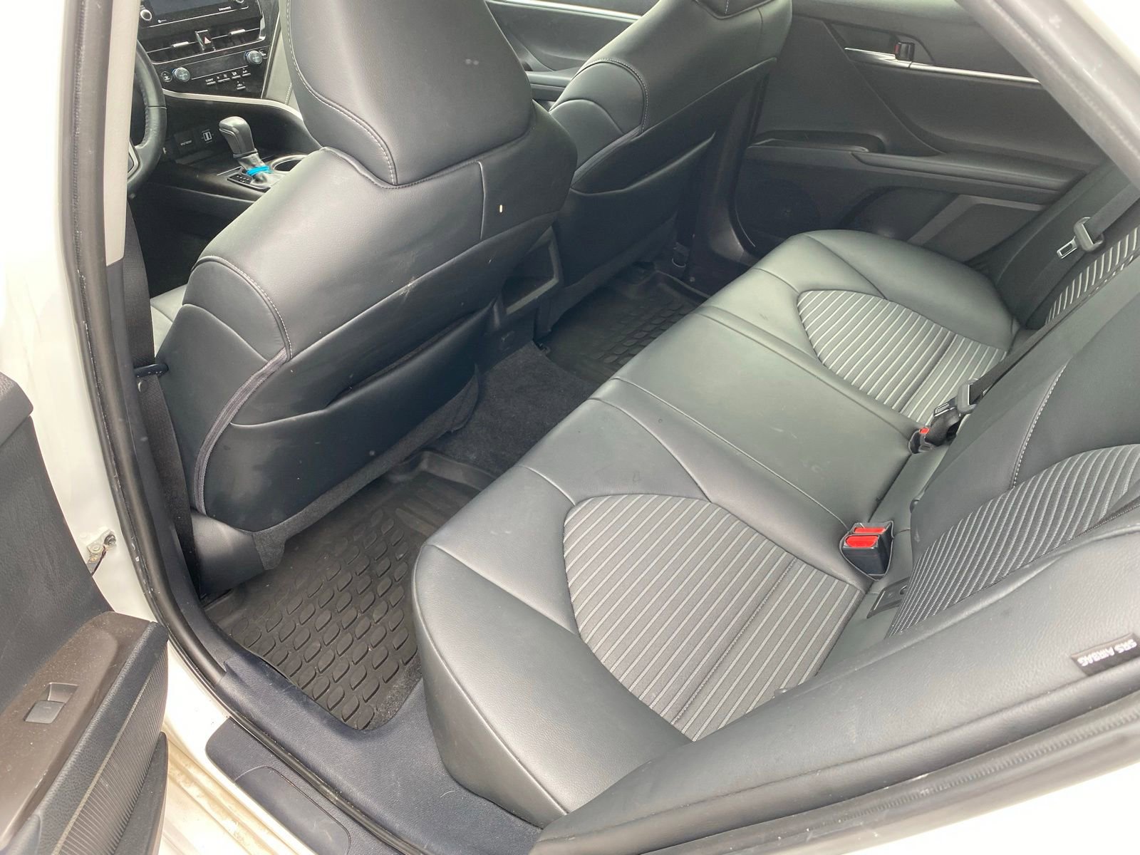Used 2022 Toyota Camry SE w/ Convenience Package FWD image 10