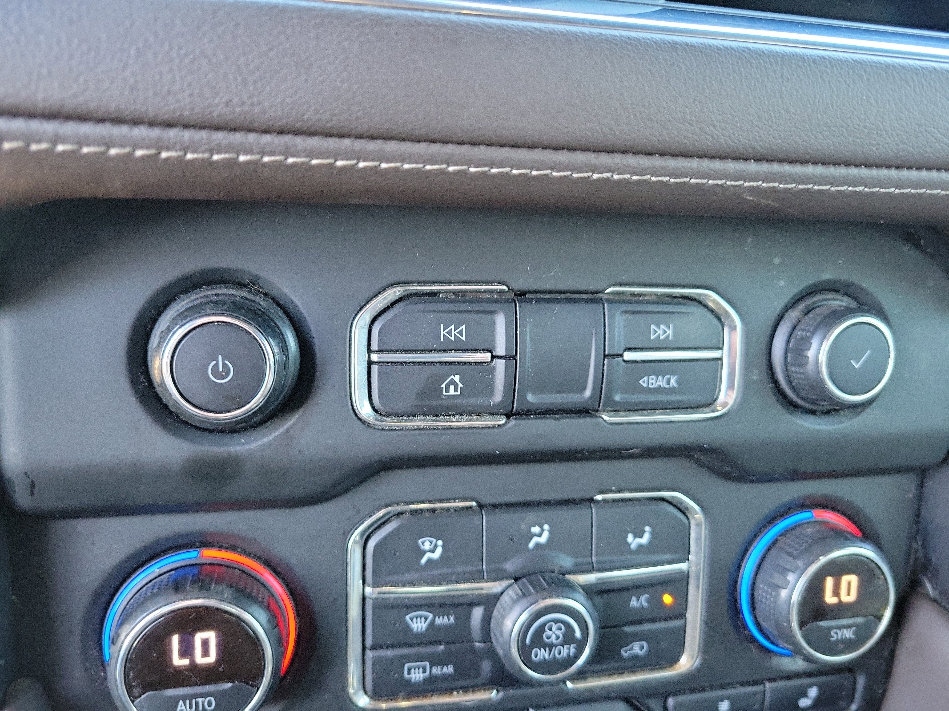 Used 2021 Chevrolet Tahoe Z71 w/ Z71 Off-Road Package image 25