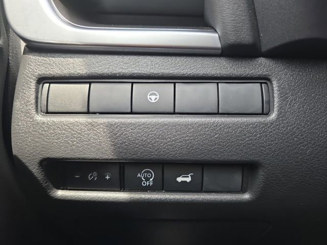 New 2026 Nissan Rogue SV image 10