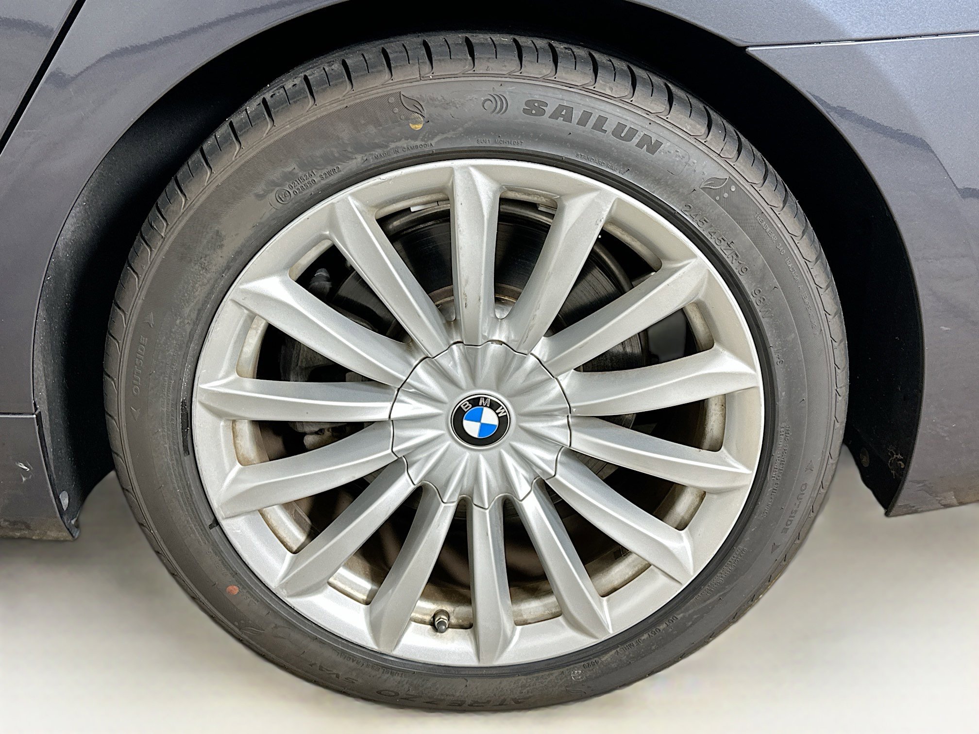 Used 2020 BMW 740i xDrive w/ Cold Weather Package image 11