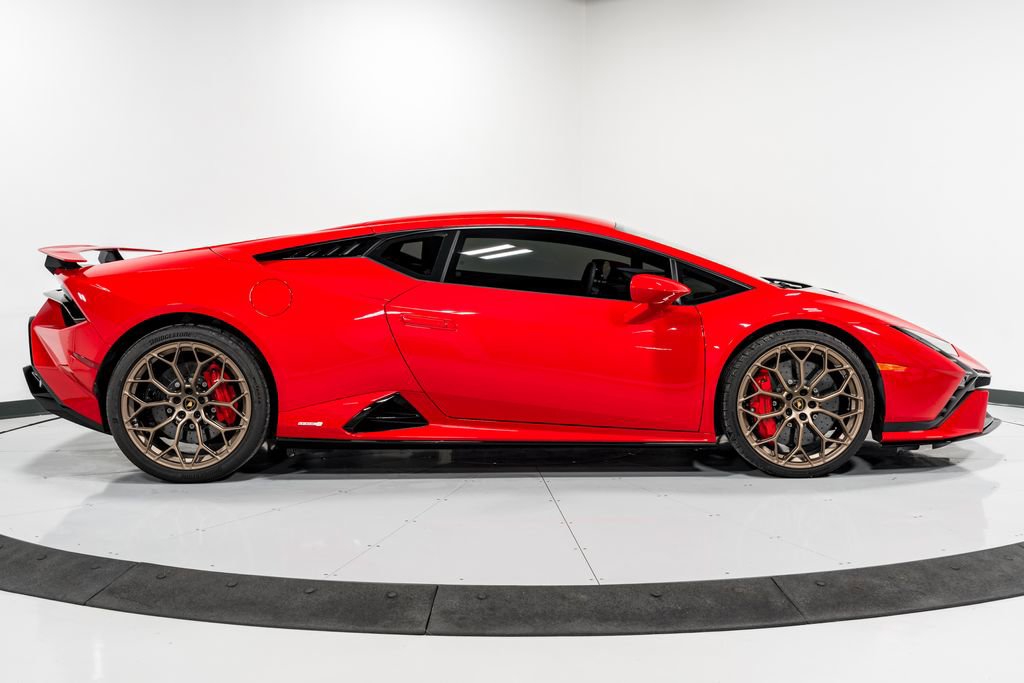 Used 2023 Lamborghini Huracan Tecnica image 2