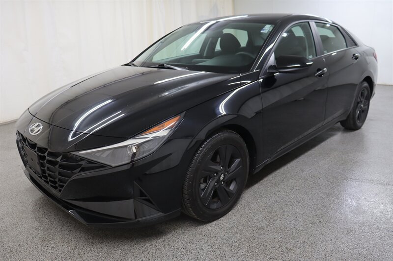 Used 2021 Hyundai Elantra SEL FWD image 3