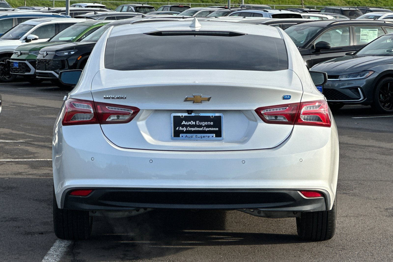 Used 2019 Chevrolet Malibu Hybrid w/ Leather Package image 4
