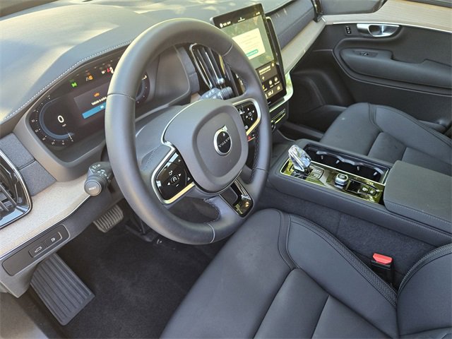 Certified 2025 Volvo XC90 T8 Plus w/ Protection Package Premier image 19