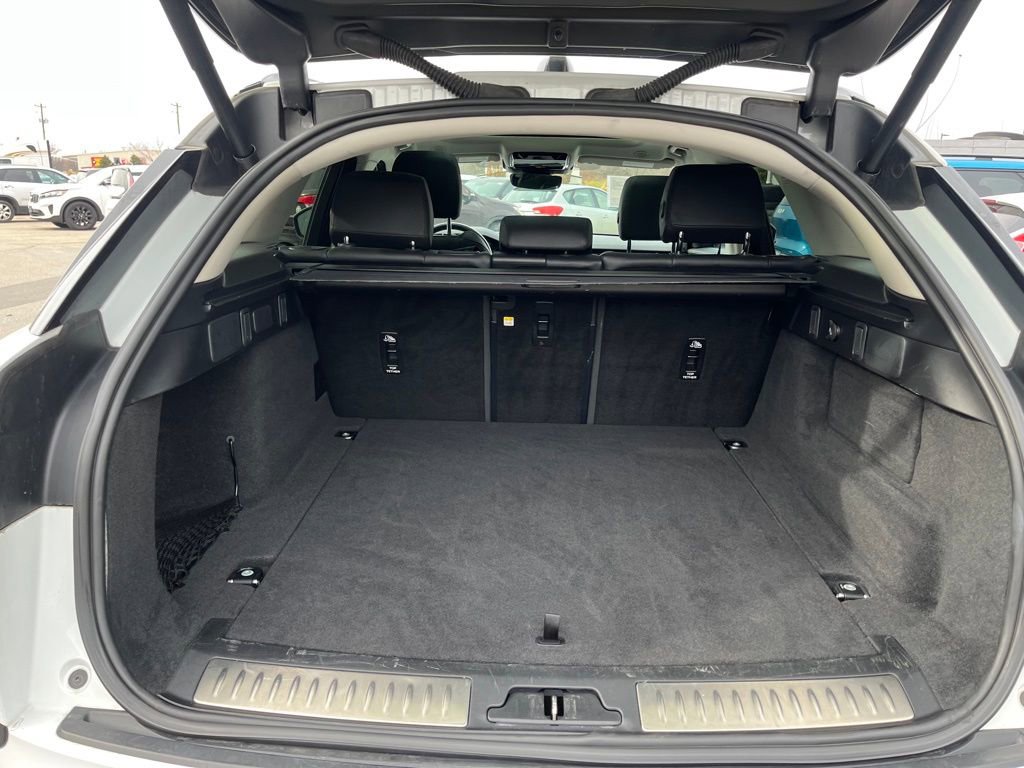 Used 2024 Land Rover Range Rover Velar S image 31