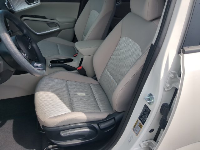 Used 2025 Kia Soul LX FWD image 21