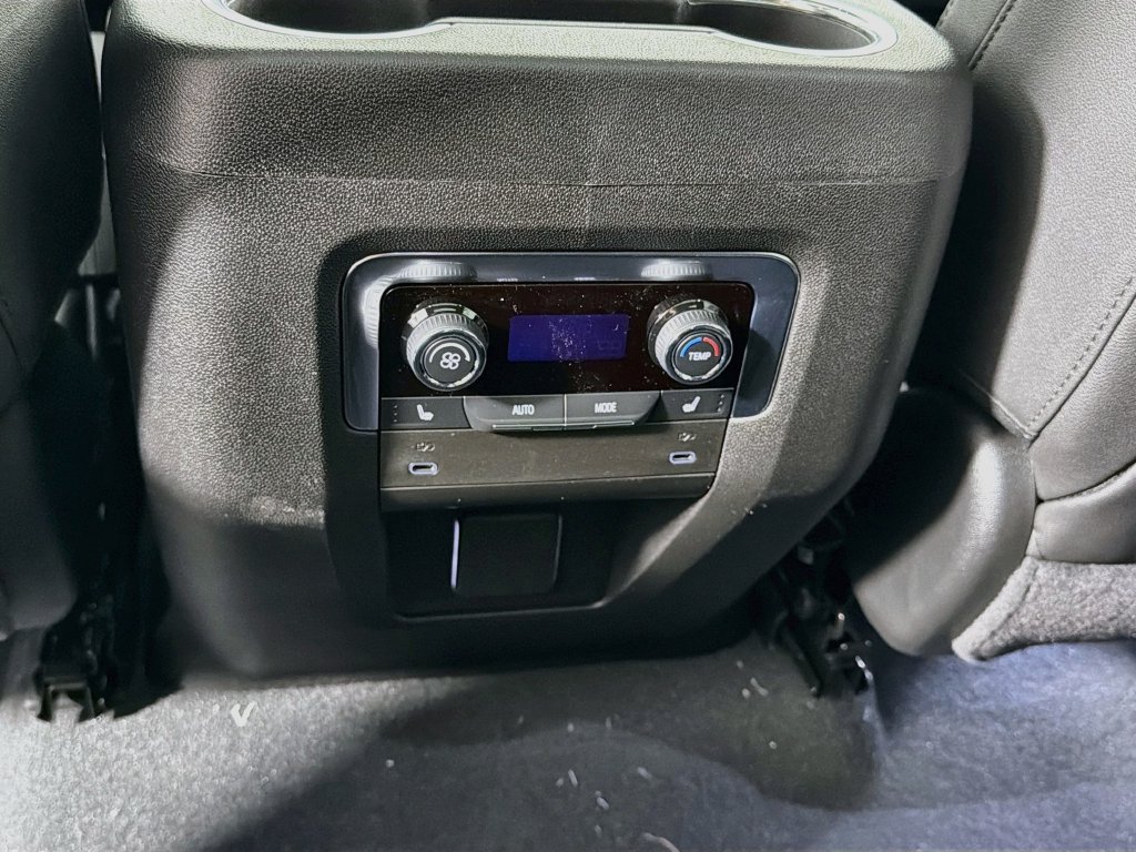 New 2027 Chevrolet Suburban LT w/ Comfort Package AWD/4WD image 27