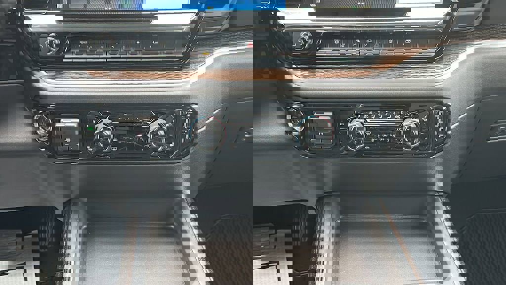 New 2026 Chevrolet Silverado 3500 LT w/ All Star Edition image 19