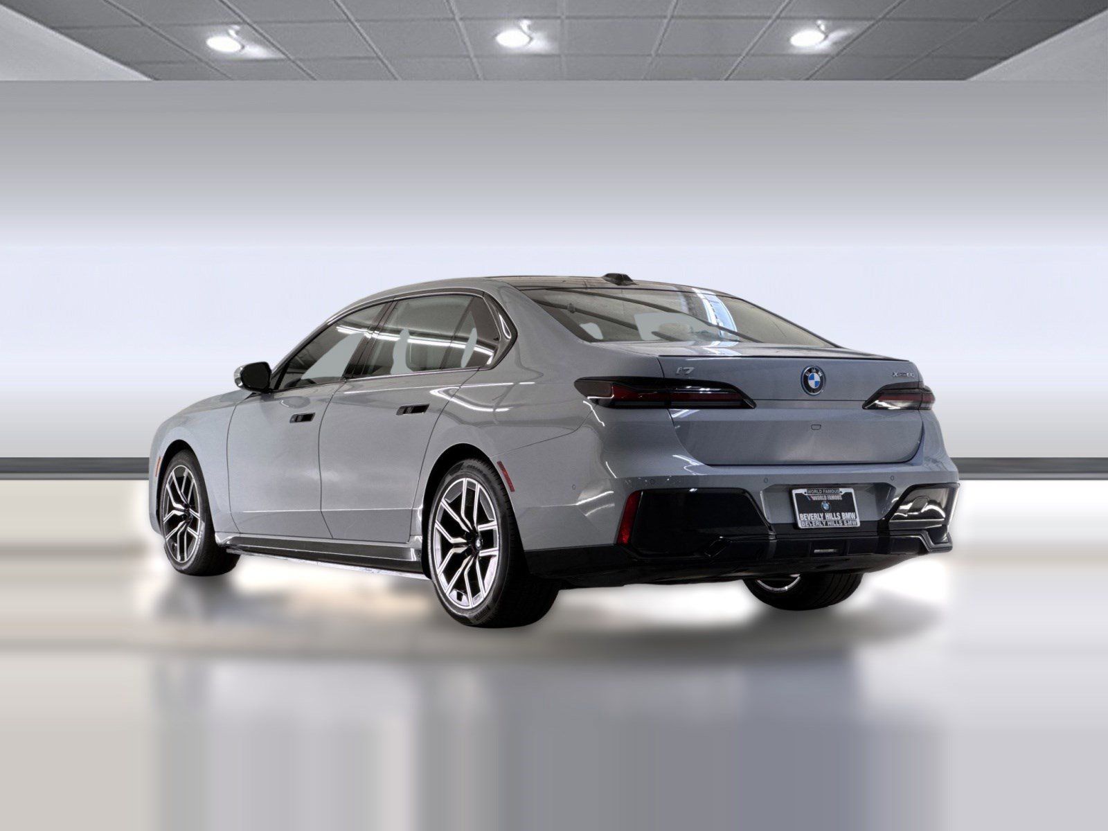 Used 2023 BMW i7 xDrive60 AWD/4WD image 3
