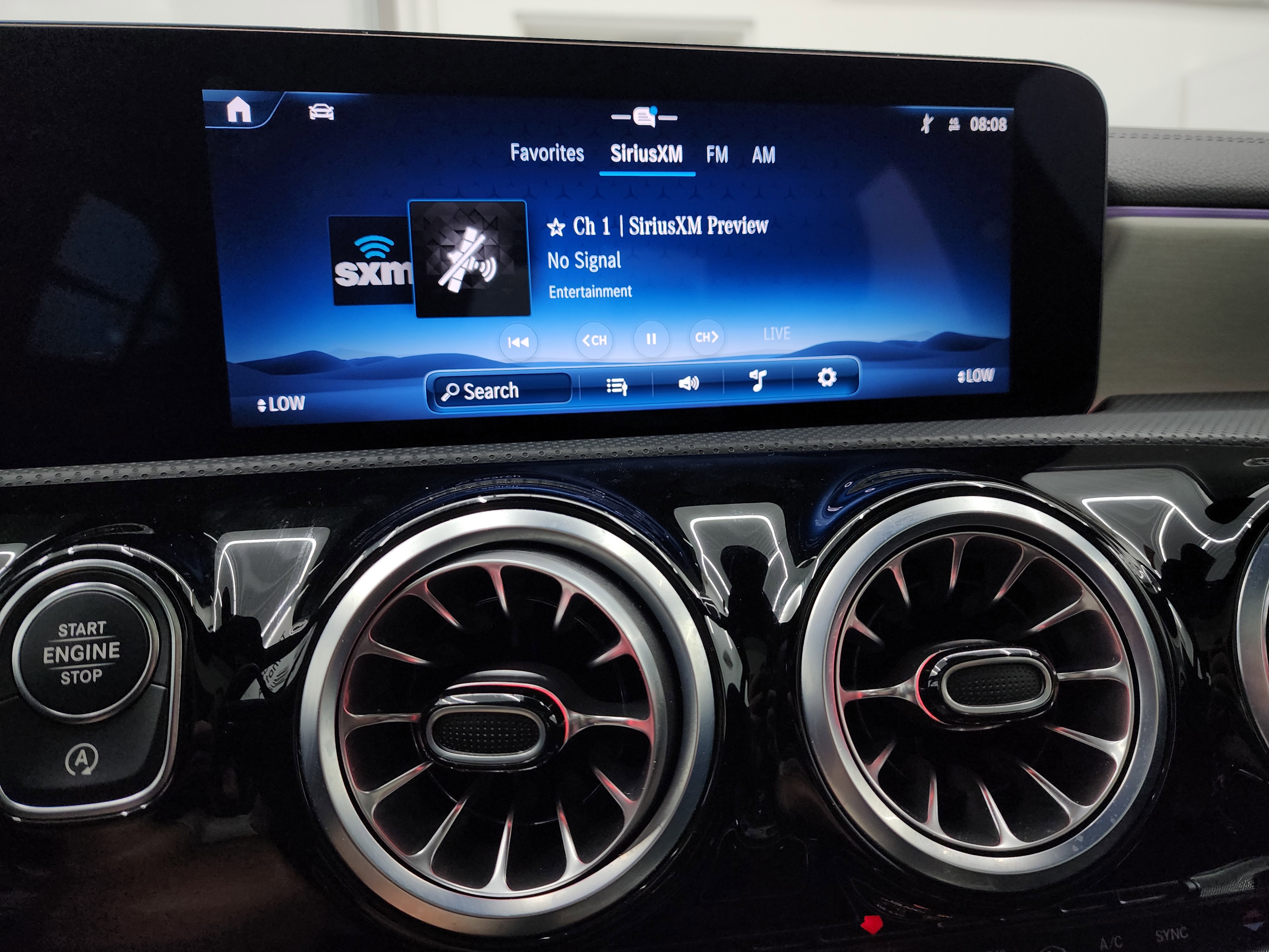 Used 2025 Mercedes-Benz CLA 250 4MATIC image 9