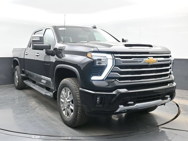 Used 2026 Chevrolet Silverado 2500 High Country w/ Technology Package AWD/4WD image 2