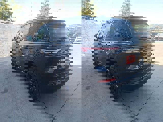 New 2025 Jeep Grand Cherokee Limited w/ Black Appearance Package image 25