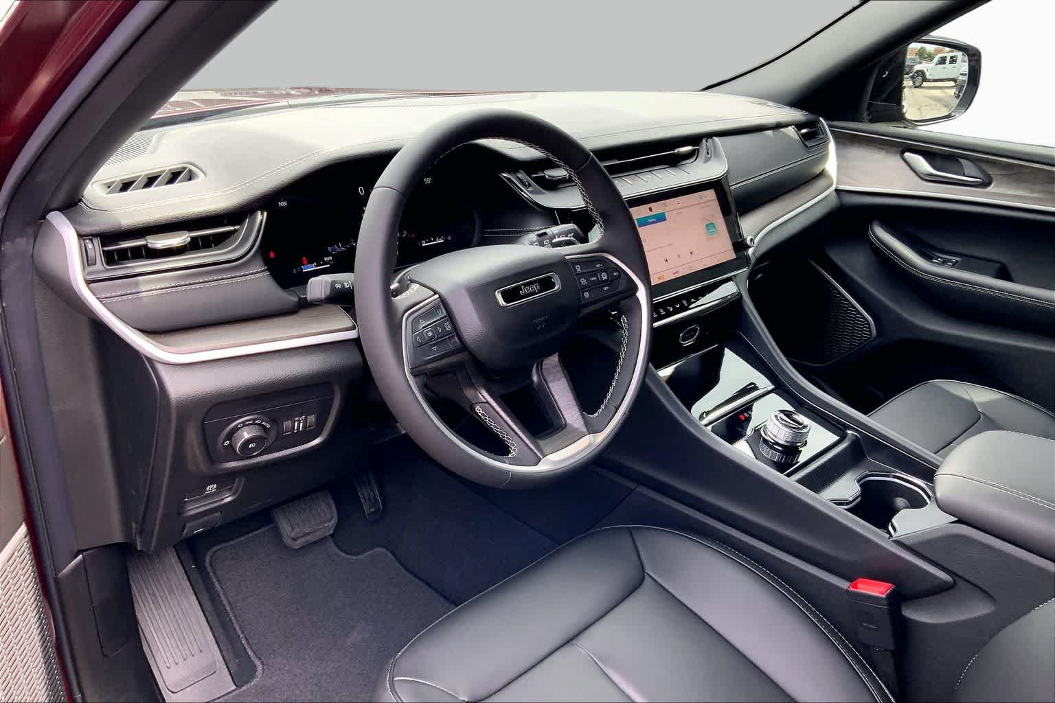 New 2026 Jeep Grand Cherokee Limited RWD image 6