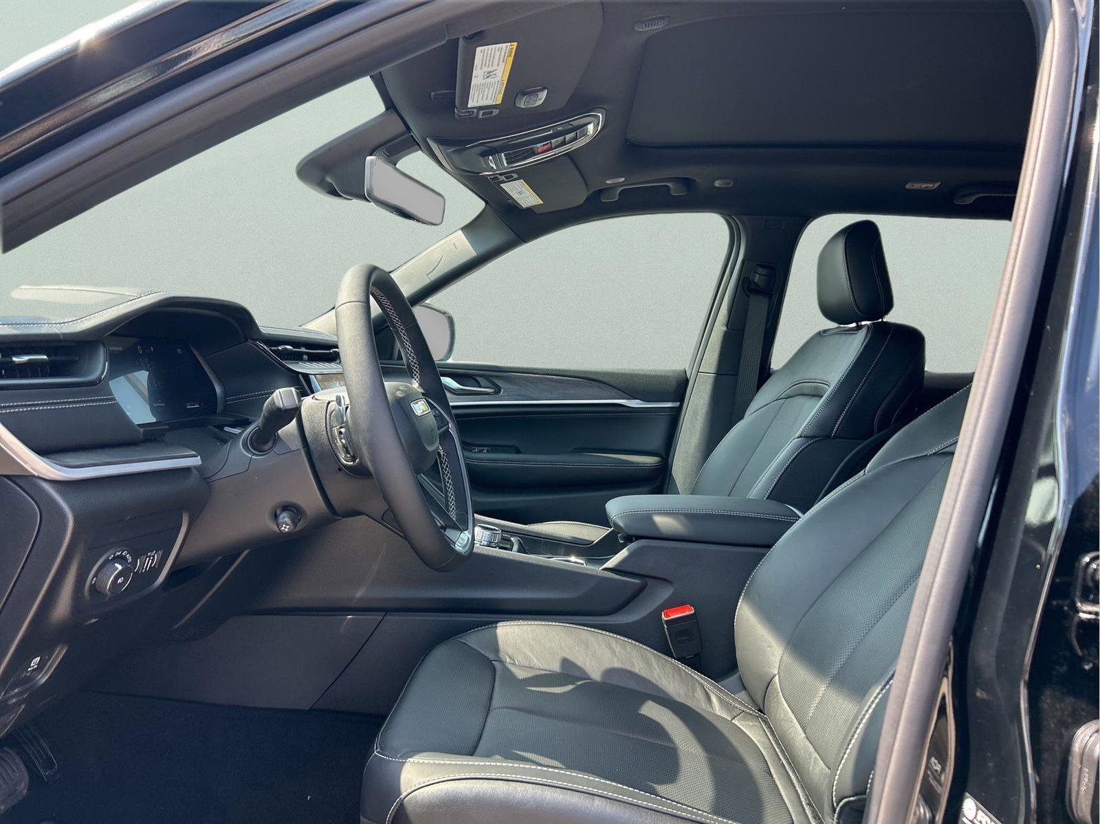 New 2026 Jeep Grand Cherokee Limited Reserve image 9