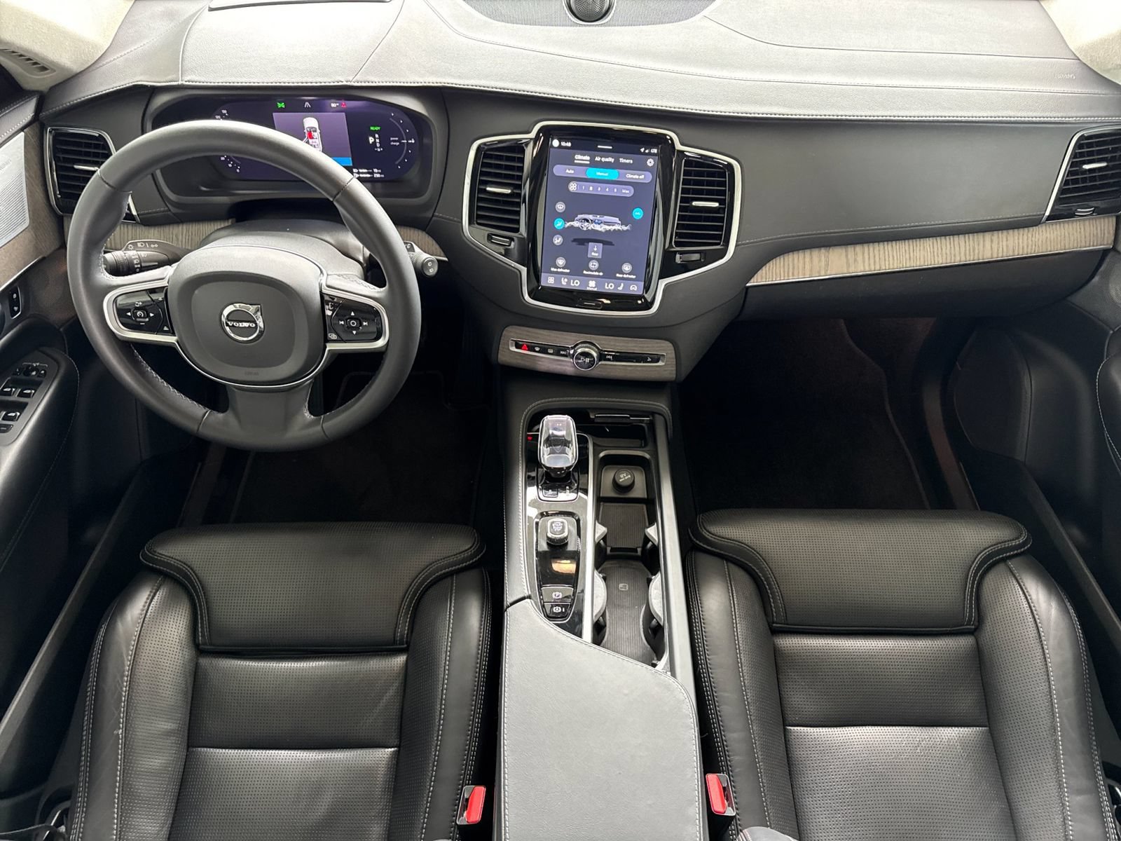 Certified 2024 Volvo XC90 T8 Ultimate w/ Lounge Package AWD/4WD image 4