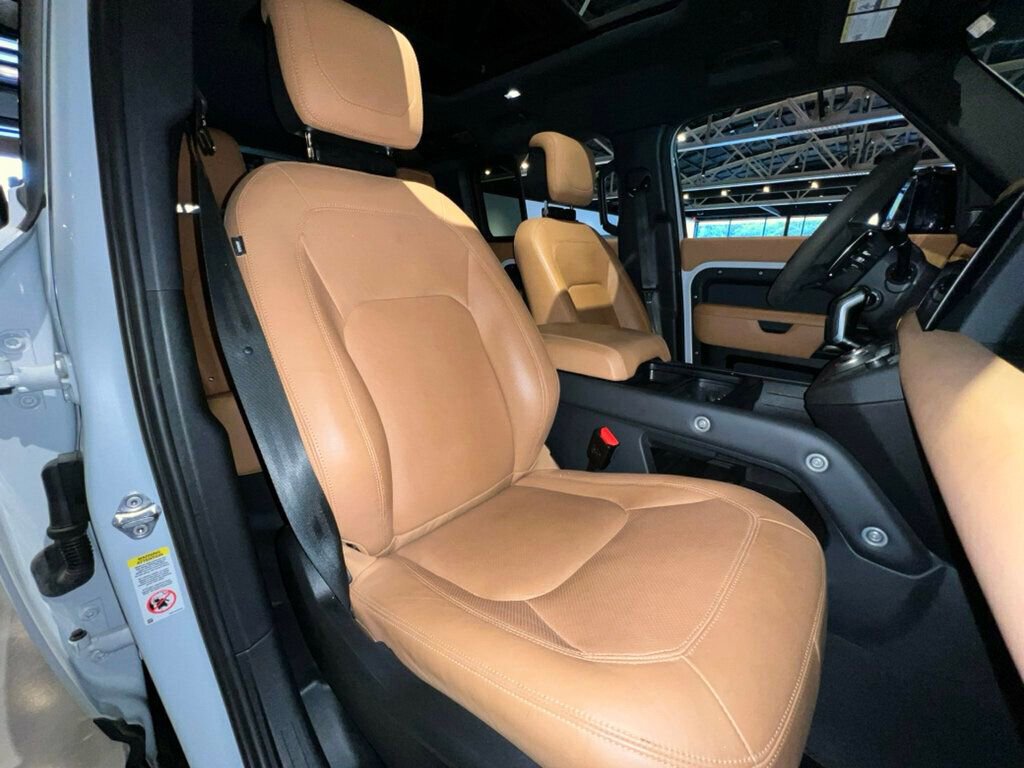 Used 2023 Land Rover Defender 110 image 37
