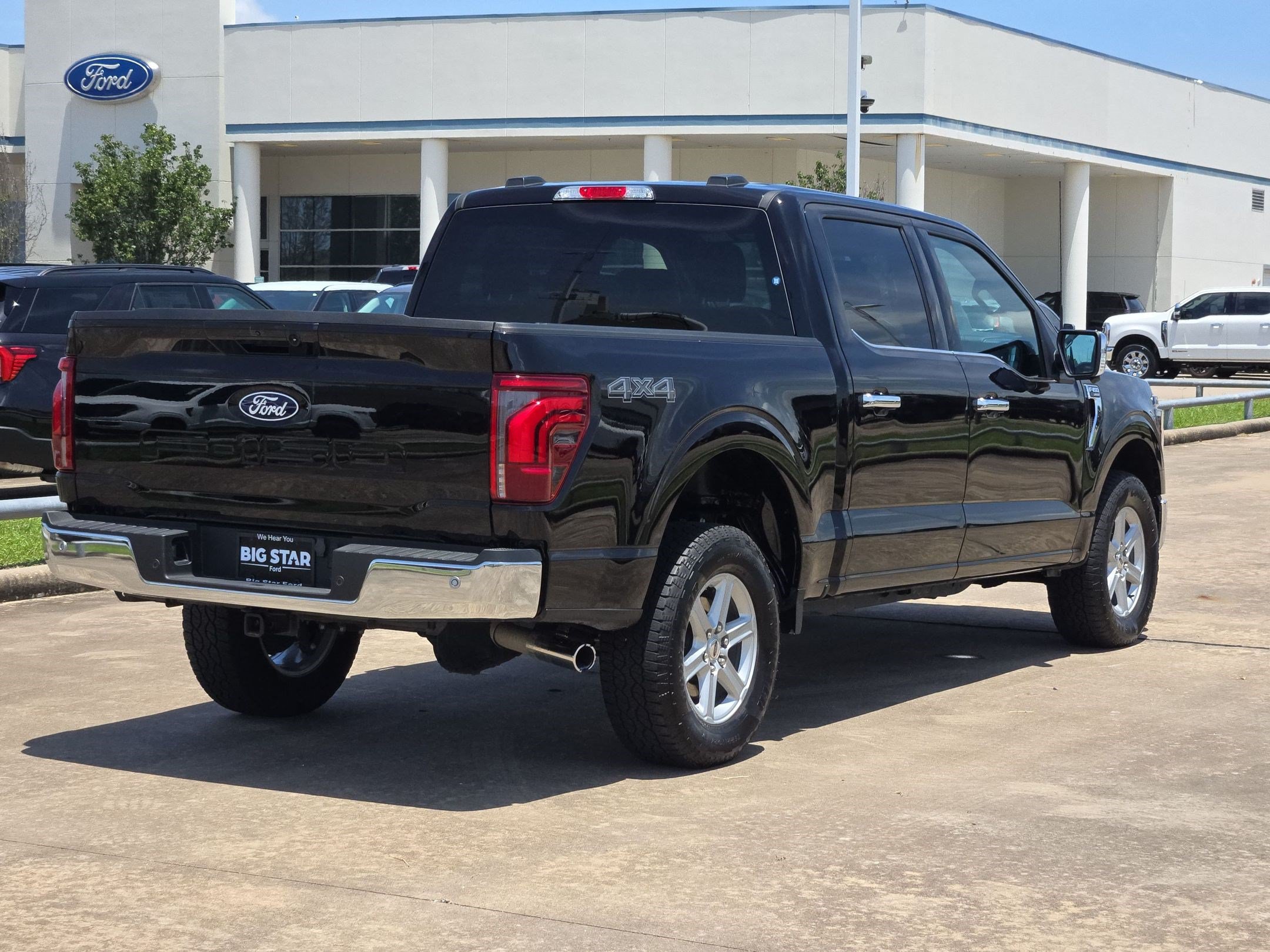 Used 2025 Ford F150 Lariat AWD/4WD image 3