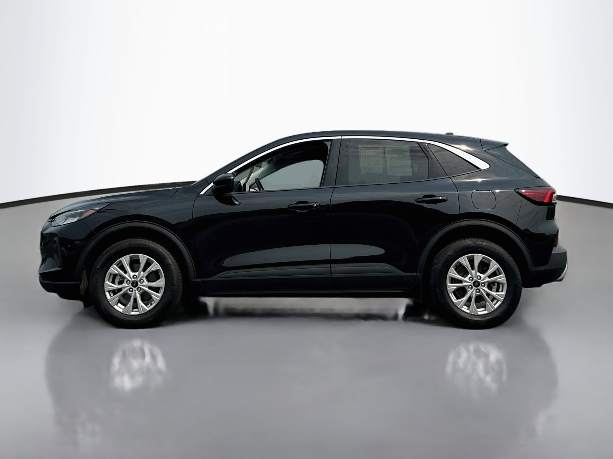 Used 2023 Ford Escape Active w/ Tech Pack #2 AWD/4WD image 4