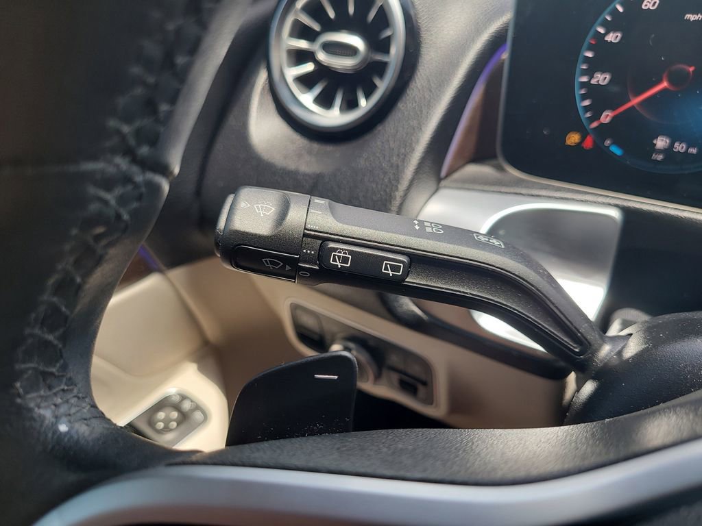 Used 2021 Mercedes-Benz GLB 250 image 28