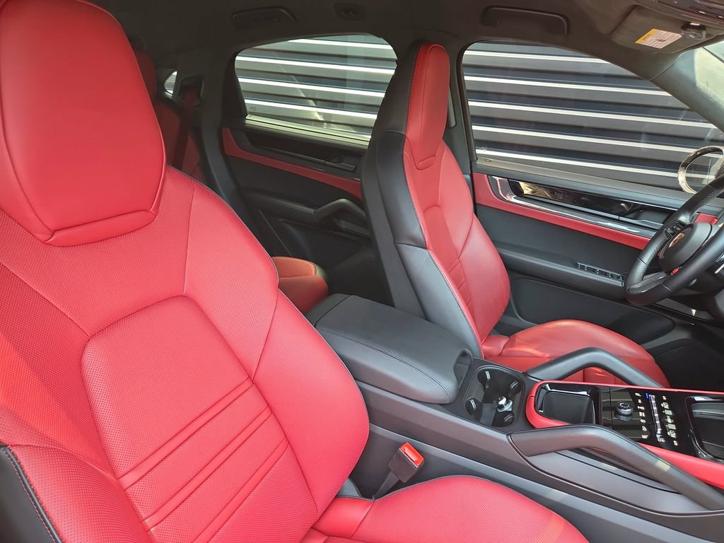 Certified 2024 Porsche Cayenne Turbo GT AWD/4WD image 18