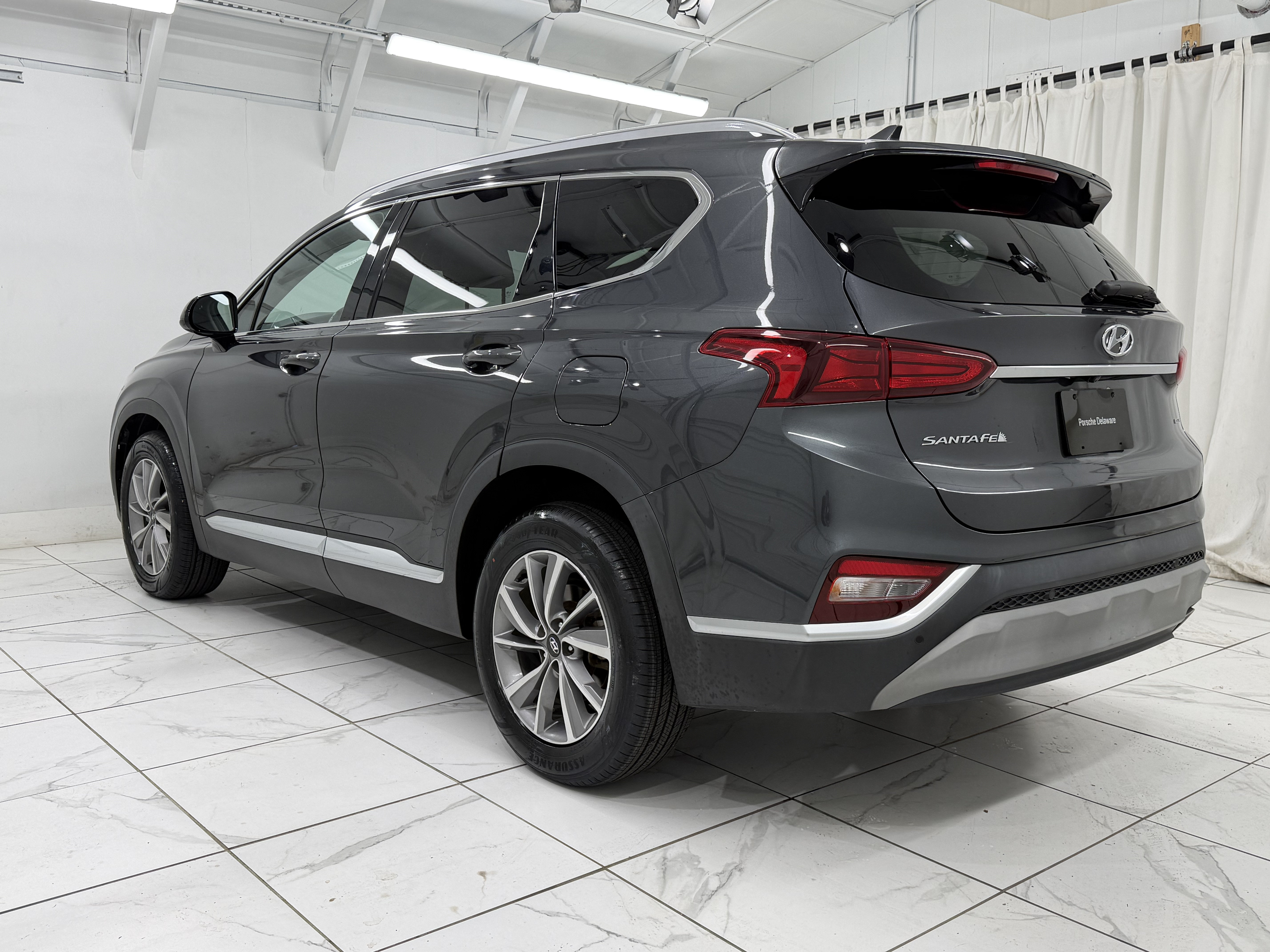 Used 2020 Hyundai Santa Fe SEL w/ Convenience Package AWD/4WD image 3