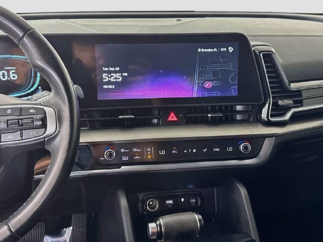 Used 2025 Kia Sportage EX FWD image 17