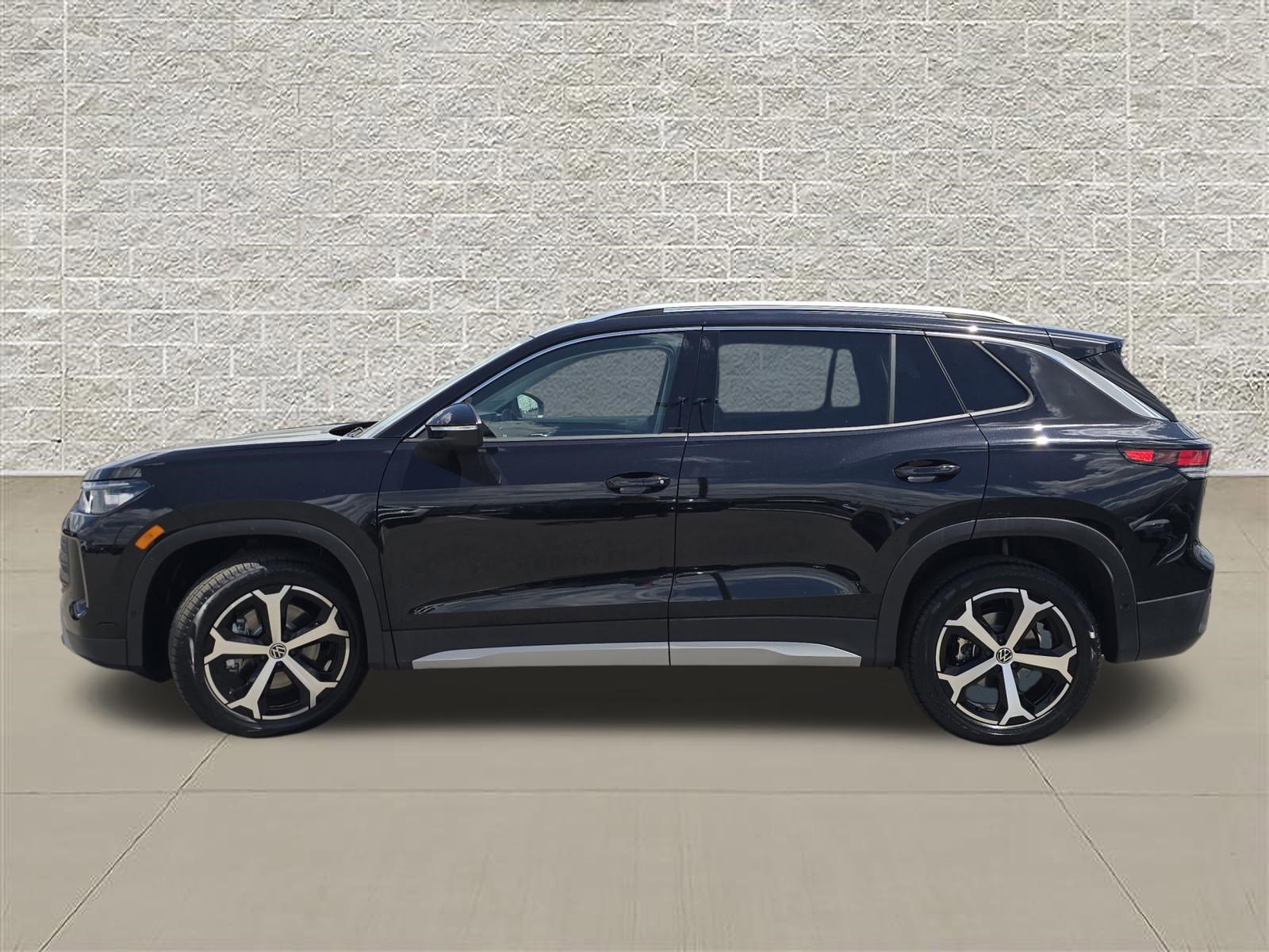 New 2026 Volkswagen Tiguan SE AWD/4WD image 4