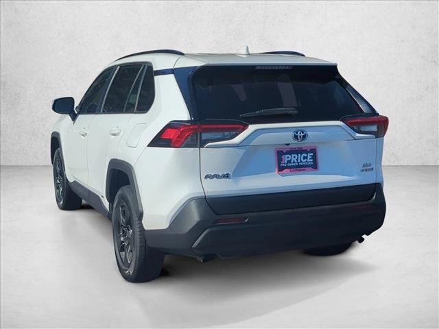 Used 2022 Toyota RAV4 XLE w/ Convenience Package image 7