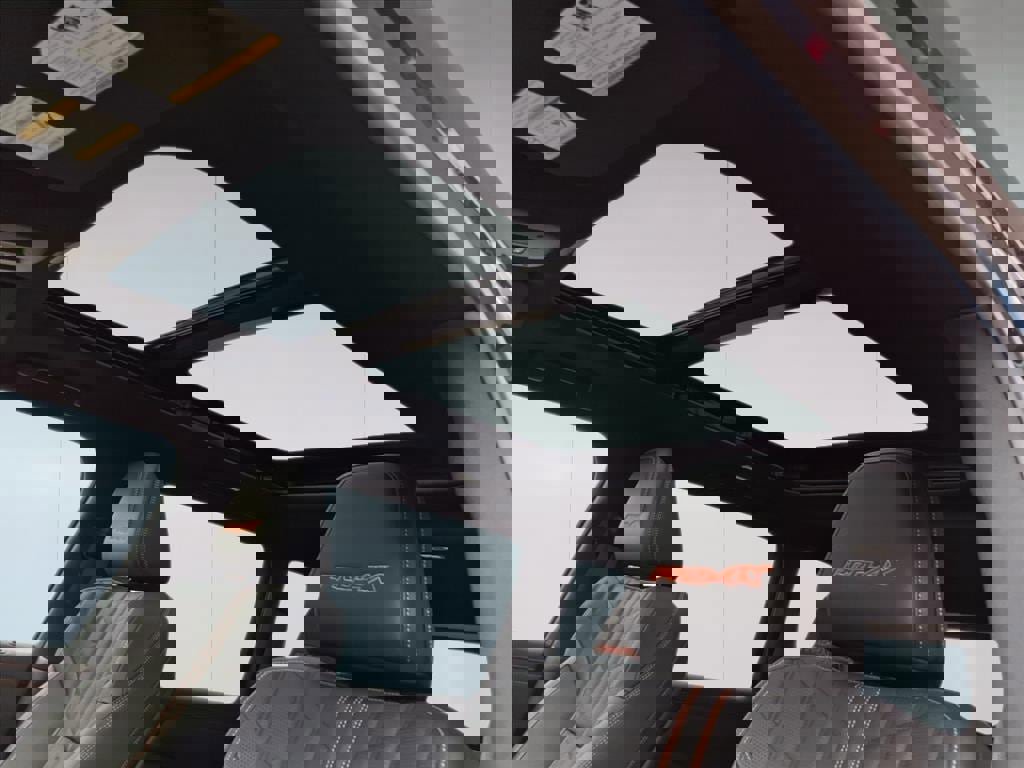 Used 2025 Nissan Armada PRO-4X w/ Pro-4X Premium Package image 16