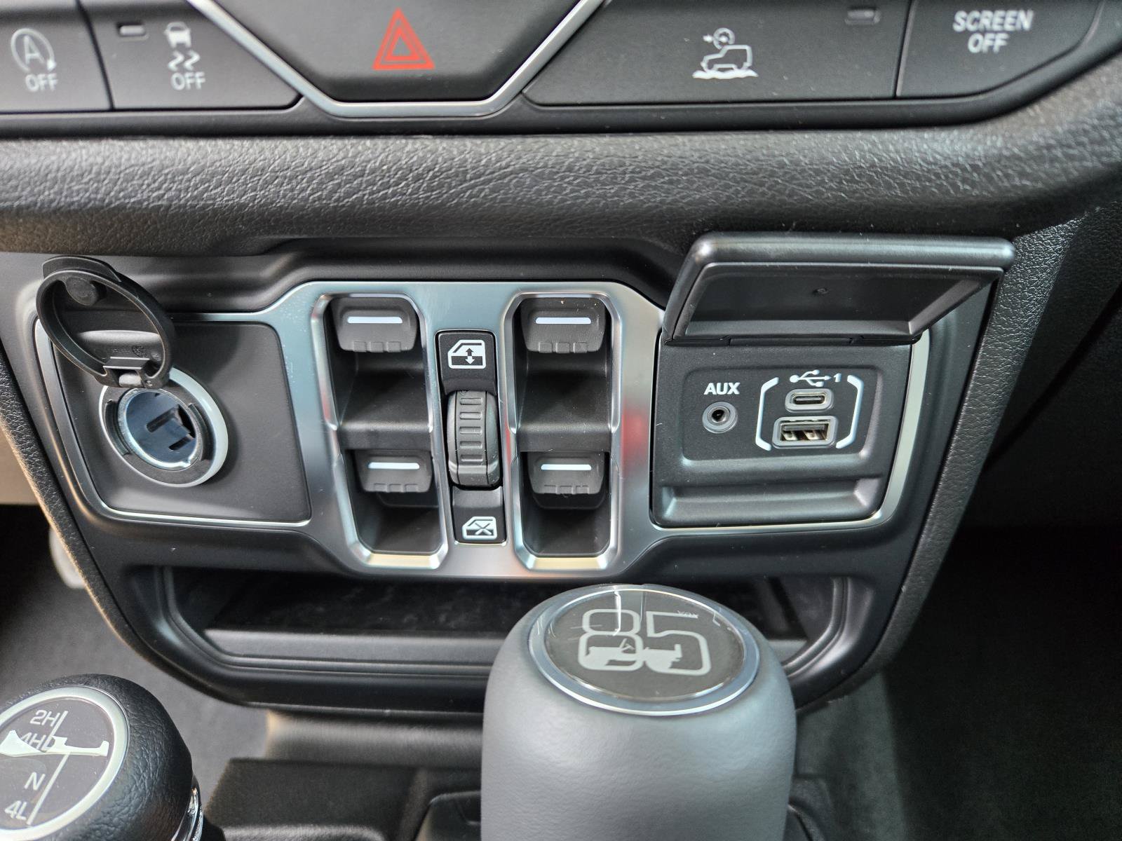 New 2026 Jeep Gladiator Sport AWD/4WD image 15