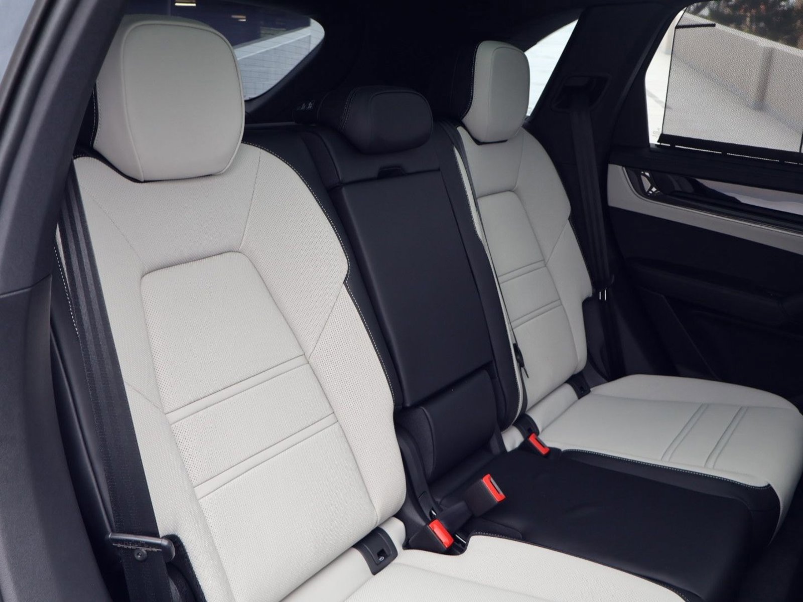 New 2026 Porsche Cayenne E-Hybrid AWD/4WD image 23