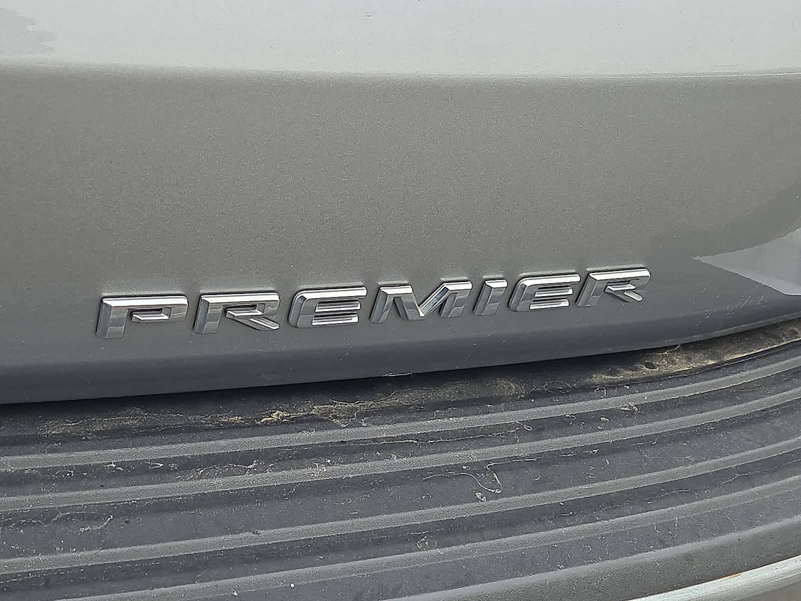 Used 2023 Chevrolet Suburban Premier image 30