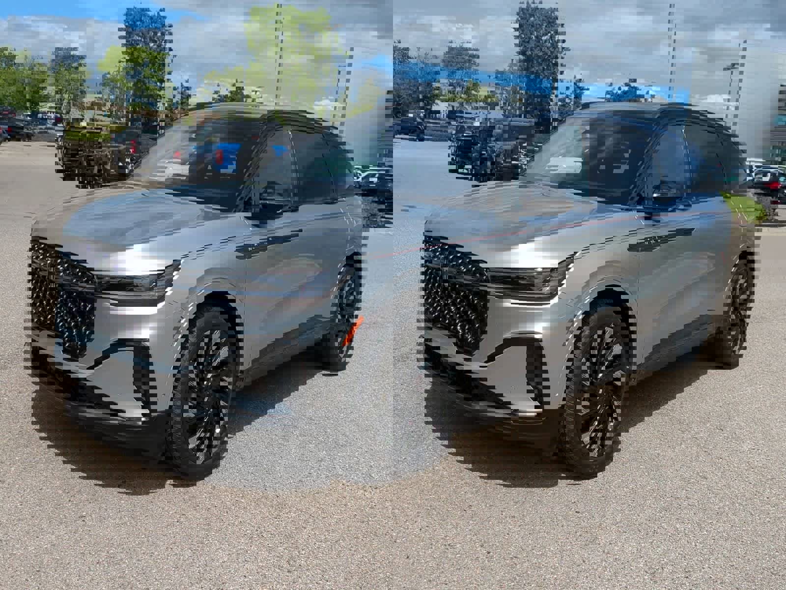 Used 2024 Lincoln Nautilus Reserve w/ Equipment Group 202A image 4