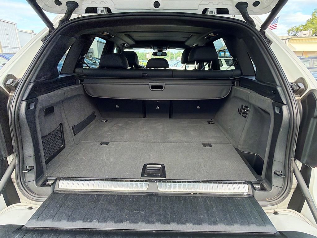 Used 2017 BMW X5 xDrive40e image 12